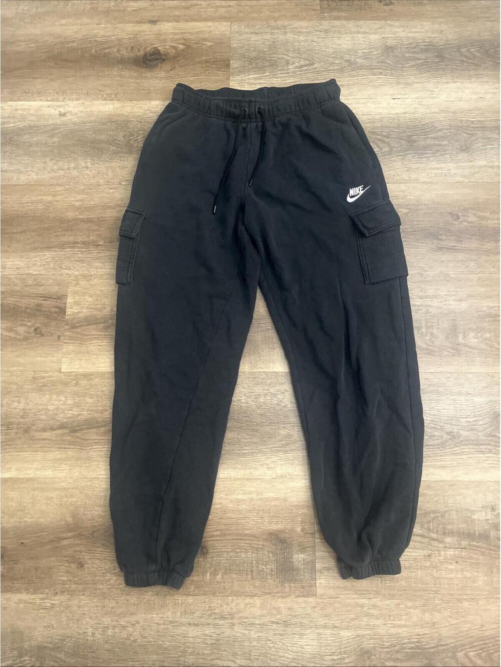 Nike Sweatpants Club Fleece Cargo Pants Size Small Black Joggers